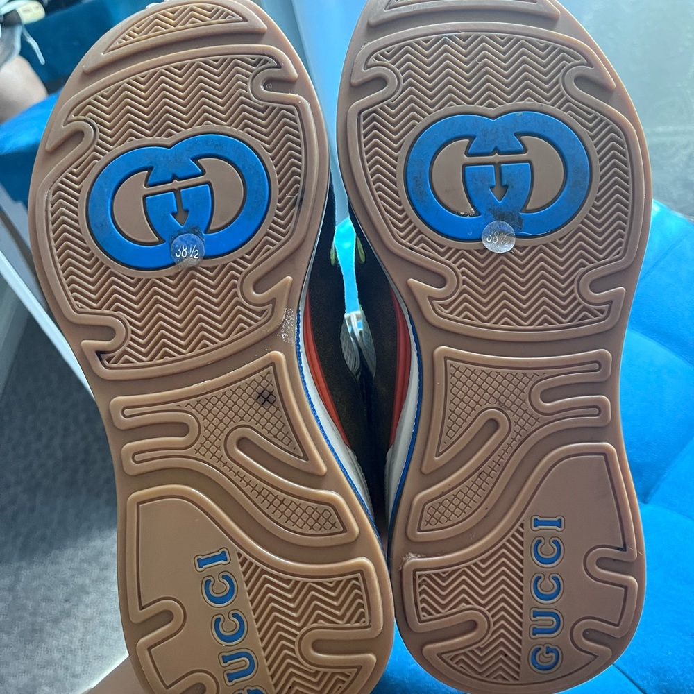 Gucci sports shoes for men and women one time worn , very comfortable ! - Picture 8 of 9
